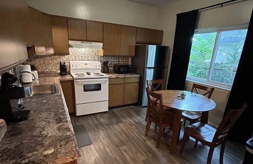 College Heights Apartment | NEW! Stylish Sanctuary Near EMU: Ideal for Med Students