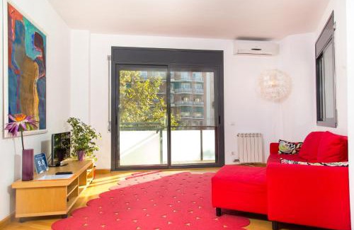 El Camp de l'Arpa del Clot Apartment | New & Sunny Apartment
