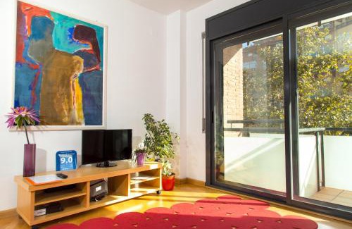 El Camp de l'Arpa del Clot Apartment | New & Sunny Apartment