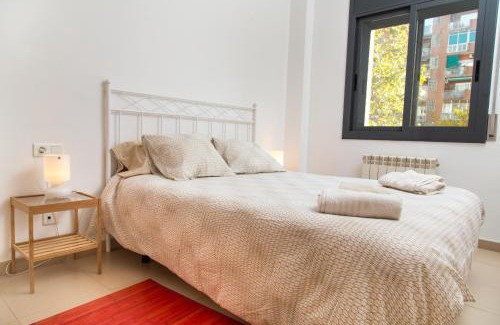 El Camp de l'Arpa del Clot Apartment | New & Sunny Apartment