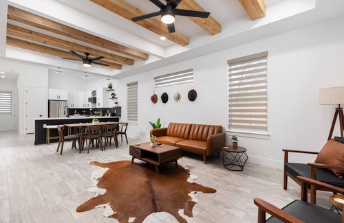 San Antonio House | New Texas Home close to downtown San Antonio, TX & minutes to Frost Bank Center