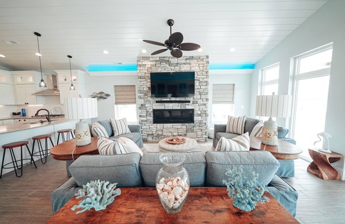Lakeview House | NEW-The Aruba House at Indian Lake
