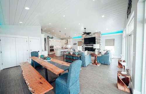 Lakeview House | NEW-The Aruba House at Indian Lake