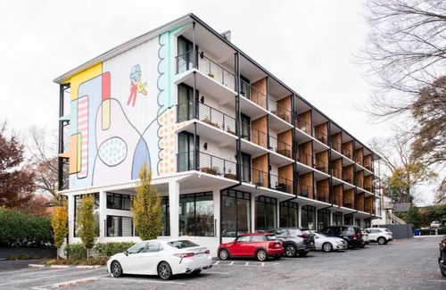 Virginia Highland Apartment | NEW The Audrey ~ Downtown Rooftop Skyline View