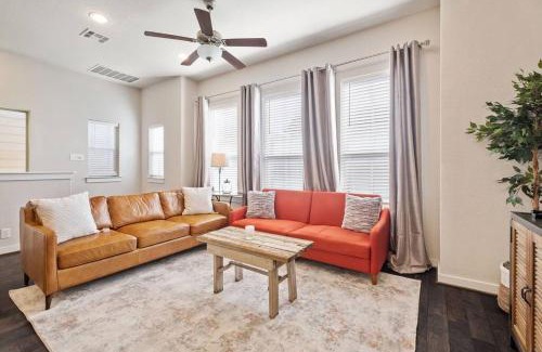 Tobin Hill House | NEW! The Courtland, 2 Car Garage
