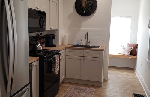 Lancaster House | NEW The Cozy House on James