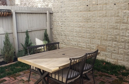 Lancaster House | NEW The Cozy House on James