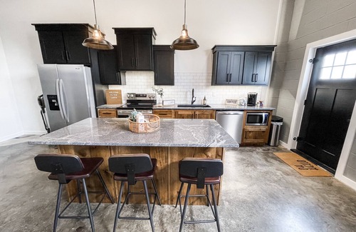 Mountain Home Apartment | NEW! The Lofts - Industrial/modern loft within walking distance to downtown!
