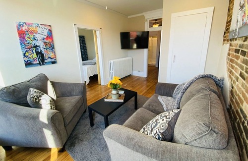 Fulton Apartment | *NEW* The Penthouse in Fulton's Historic District!