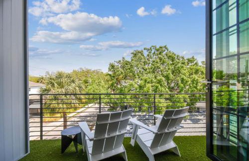 Hyde Park House | NEW! The Strata Barn - Luxury Hyde Park Townhome