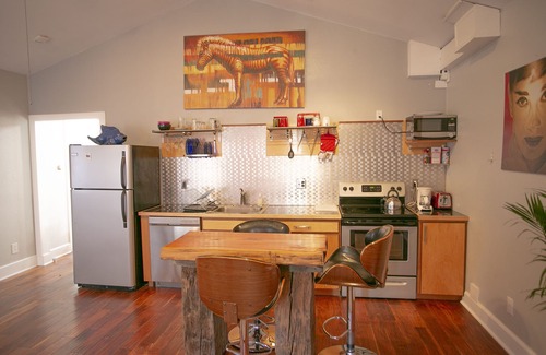 Gardiner Apartment | New to Market, 4 blks from Park, Minimum two night stay.