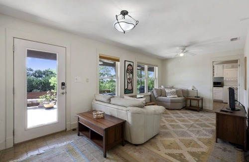 Beverly Hills House | New to market-Executive, custom home with a great view & heated pool