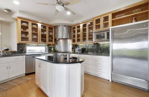 Beverly Hills House | New to market-Executive, custom home with a great view & heated pool