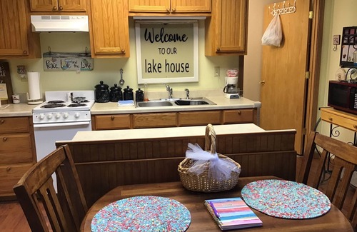 Grove Cabin | New to VRBO. Lakefront, fishing and swim dock. Cabin fully equipped very comfy