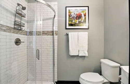 Athens Apartment | NEW TO VRBO! The 483 Suite - Walk to Stadium!