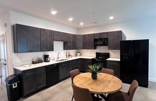Quincy House | New Townhome in the Q-Town!