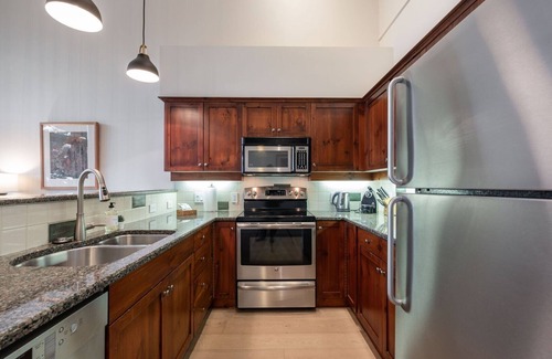 Nordic Estates Condo | NEW! Townhome | Wifi | Complex hot tub | BBQ
