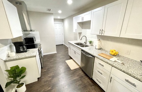 Lake Dallas House | New townhouse with large private yard and 2 car garage!