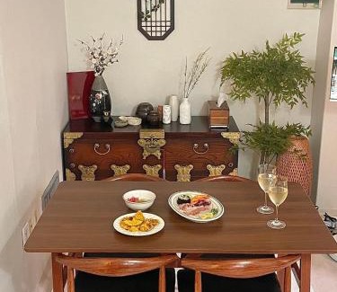 Gwanak-gu Apartment | #New #Traditional mood #Line2 Sillim station walk 10min, Hongdae Gangnam 20min #3Bed 3AC Netflix #쉼온유 stay