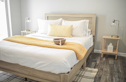 Groveland House | NEW Traveling Professionals Retreat!