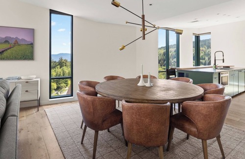 Stowe Area Condo | New Treehouse Spruce Peak | BIG Mountain Views | 4 Bd | Sleeps 12