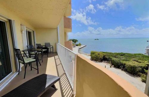 Tavernier House | New Tropical Escape Sea Gulls 407