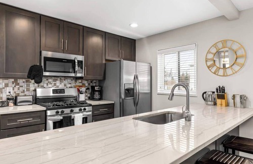 Royal Oak Apartment | *NEW* Updated 2BR Royal Oak apt