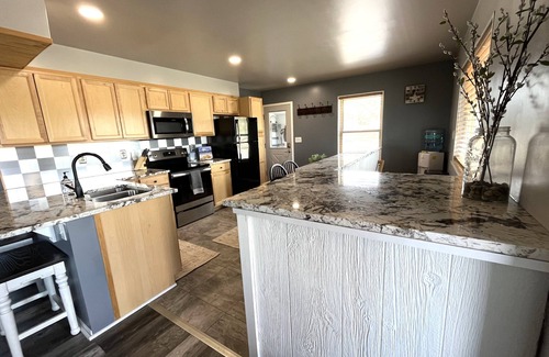 Parshall House | New Updates! BrightHorn Ranch - Mountain Home Getaway