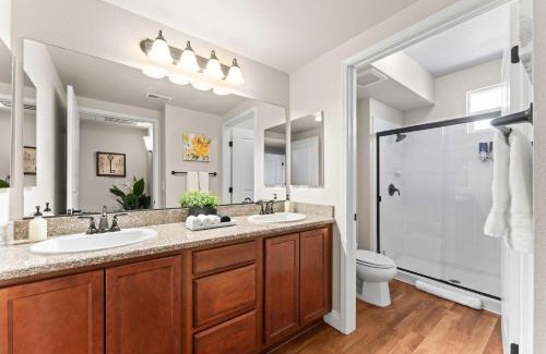 Reno/Tahoe Airport Apartment | New Upscale 1BR Stay with Mini Golf Sauna & Heated Pool