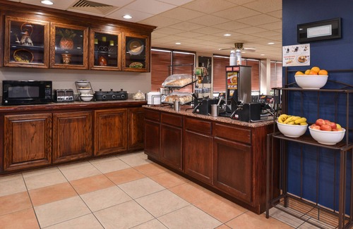 South Central Omaha Hotel | New Victorian Inn & Suites