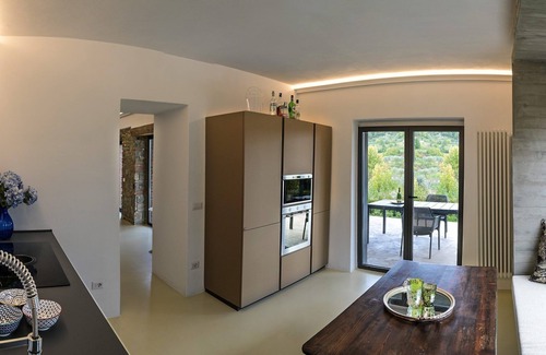 San Romano in Garfagnana Villa | New! Villa, 'endless swimming' infinity pool; mountain views; walk facilities