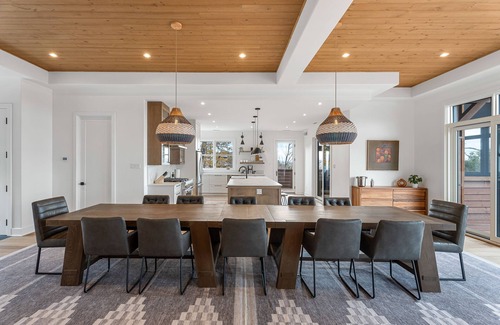 Versant Soleil House | NEW! Villa Panorama | 4 Seasons Heated Pool | Hot Tub | Tremblant Living
