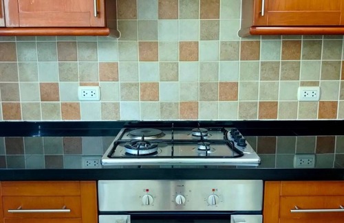 Huai Yai House | New villa swimming pool/6 bedrooms/free WiFi/parking space/pool table/Netflix