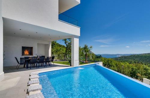 Tugare Villa | NEW! Villa Top Hill, heated infinity pool, Jacuzzi, Sauna, 5 en-suite bedrooms, a Media room