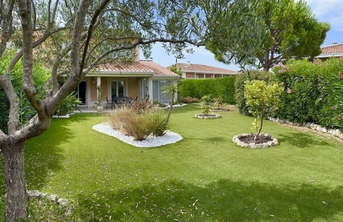 La Croix des Gardes Villa | NEW ! VILLA with Parking, Swimming Pools, Garden and AC - BENAKEY