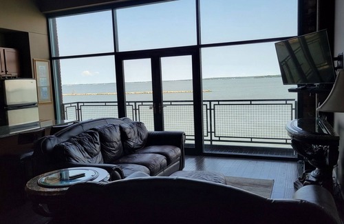 Sandusky Condo | New Waterfront Penthouse Loft Condo Minutes from Cedar Point