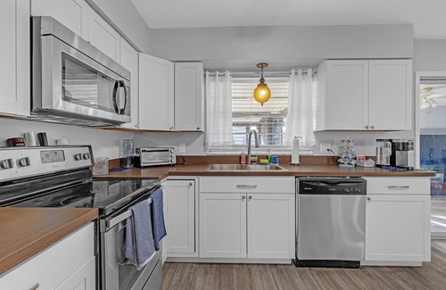 Inverness House | NEW! Waterfront Retreat w/Canal Access