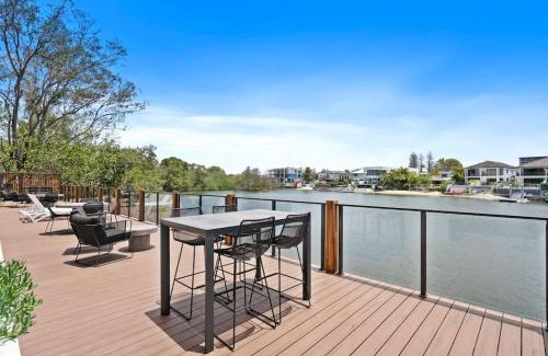 Surfers Paradise Apartment | New waterview two bedrooms