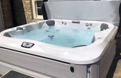 Witney House | New Yatt Farm - sleeps 19 guests in 7 bedrooms