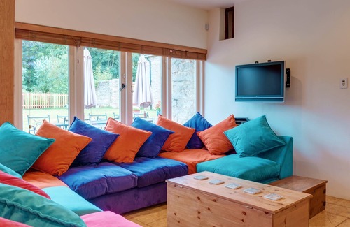 Witney House | New Yatt Farm - sleeps 19 guests in 7 bedrooms
