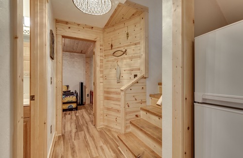 Gardiner Apartment | ~New~ Yellowstone Rock Studio