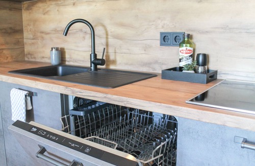 Goldgrube Apartment | New York style, parking lot, lockable bike box with charging facility
