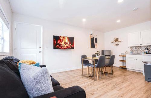 Orlando Apartment | NEW5 APT NrUCF PETSOK PRIVATE patioENTRY LAUNDRY