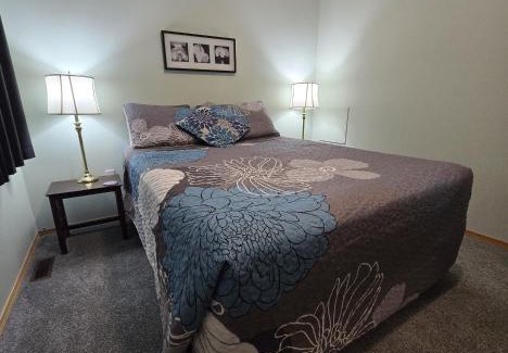 Drumheller Hotel | NEWCASTLE COUNTRY INN