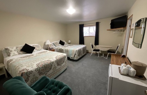 Drumheller Bed & Breakfast | Newcastle Country Inn