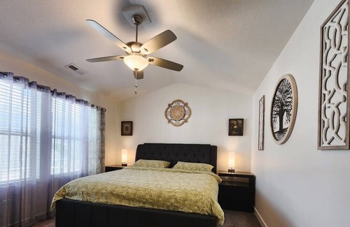 Layton House | Newer 3-Bedroom/Dedicated Workspace/2-car garage/ near Hill AFB & Snowbasin.