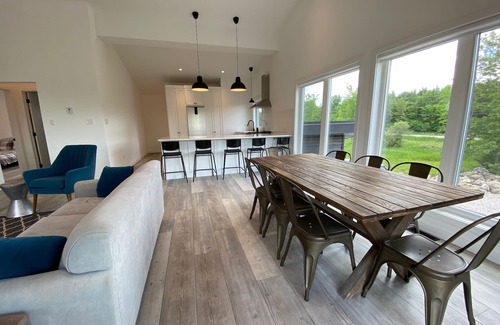 Grey Highlands Cottage | Newer build - ready for spring & summer guests!