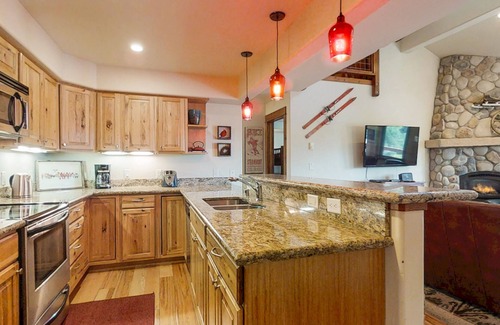 Steamboat Springs Condo | Newer Condo on the Shuttle Route w/Deck, Fireplace, WiFi & 2 Shared Hot Tubs