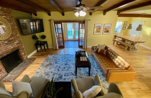Las Vegas House | Newer Ranch with Pool and Hot Tub near the Strip and Freemont street.
