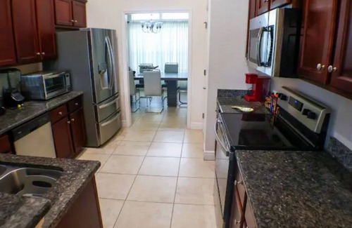 Oakland Hills House | Newley Built/Heated Pool/Canal Views/Level 2 EV Charger